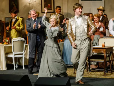 Lani je bila domača gledali&scaron;ka predstava Čevljar baron v hipu razprodana. Foto: Poletno gledali&scaron;če Studenec