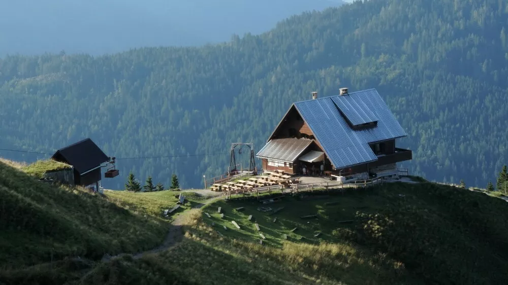 Krekova koča na Ratitovcu Q