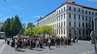 Protest v središču Ljubljane. Foto: Miha Turk