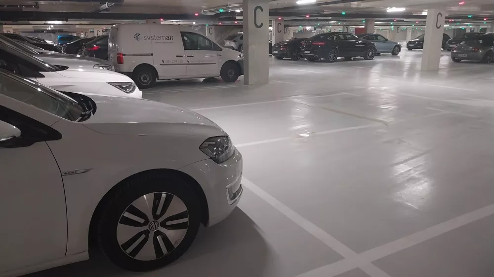 Parkirna hiša Ilirija