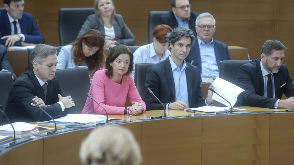 Robert Golob, Tanja Fajon, Luka Mesec- 03.03.2025 - Predsednik vlade dr. Robert Golob je na 28. redni seji Državnega zbora odgovarjal na ustna poslanska vprašanja - parlament, poslanec, poslanci, politika, vlada//FOTO: Jaka Gasar