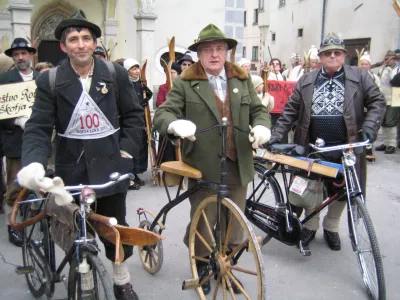 Ob 10. uri bo sprevod starodobnih kolesarjev krenil proti Cankarjevemu trgu, kjer bo sledil kratek kulturni program. Foto: Primož Knez