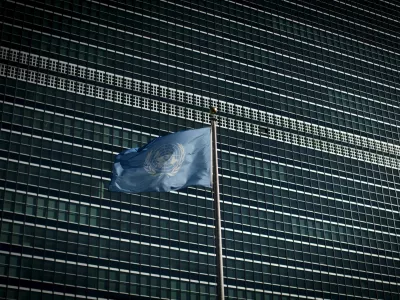 FILE PHOTO: The United Nations flag flies in front of the Secretariat Building at the United Nations headquarters in New York City September 18, 2015. REUTERS/Mike Segar/File Photo