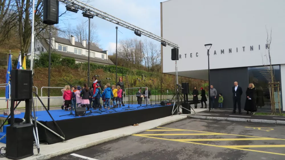 Očitkom zaposlenih v Vrtcu Škofja Loka in staršev otrok v tamkajšnjem varstvu zoper ravnateljico Janjo Bogataj ni videti konca. Fotografija je simbolična. Foto: Petra Mlakar