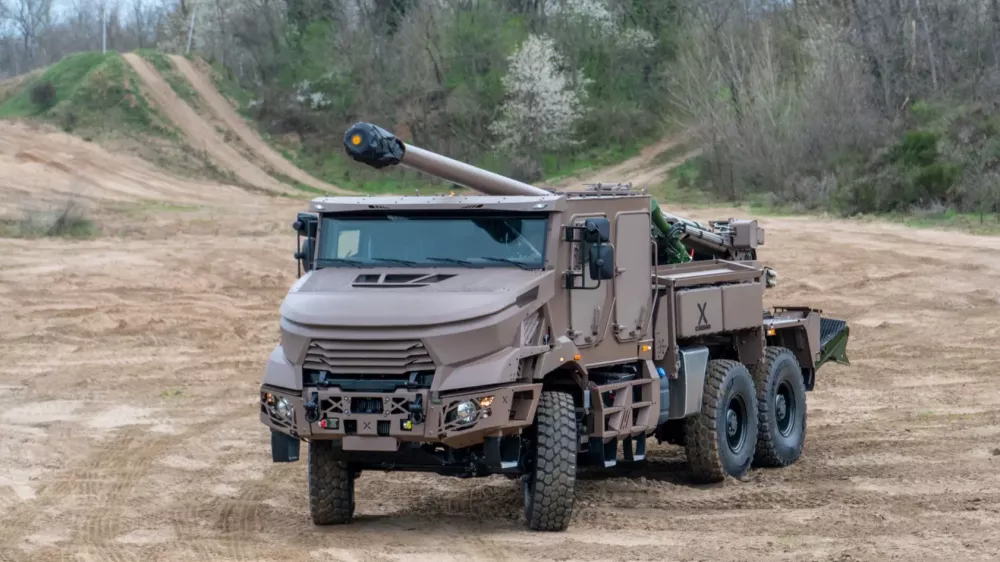 Nova različica samovozne havbice caesar 6x6 mkII po besedah proizvajalca vključuje izboljšave na podlagi izkušenj iz vojne v Ukrajini. Foto: KNDS Group