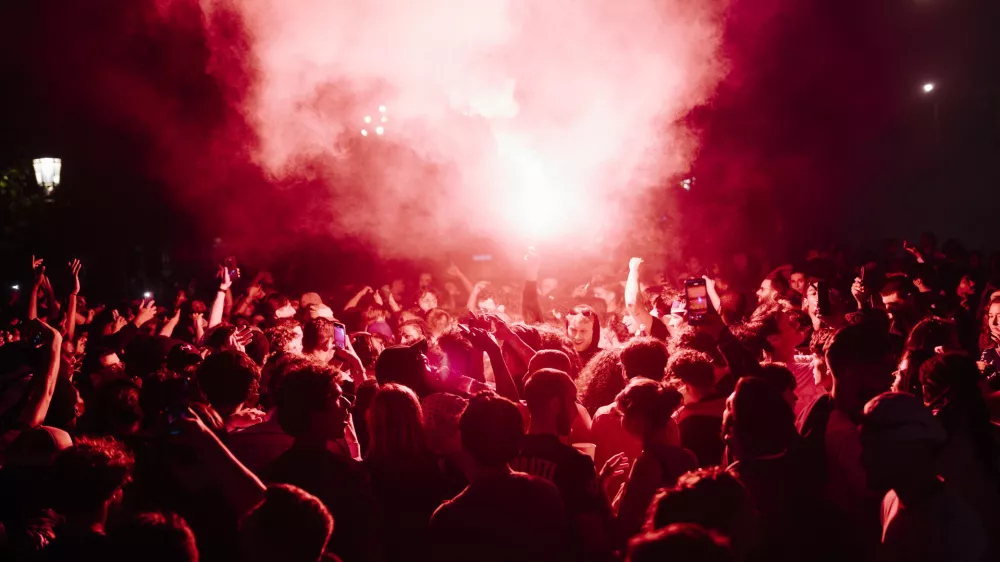 01 June 2025, France, Paris: Paris Saint-Germain fans celebrate in the streets of Paris, after PSG&nbsp;won the Champions League title following their victory against Inter Mila. Photo: Jan Schmidt-Whitley/Le Pictorium via ZUMA Press/dpa