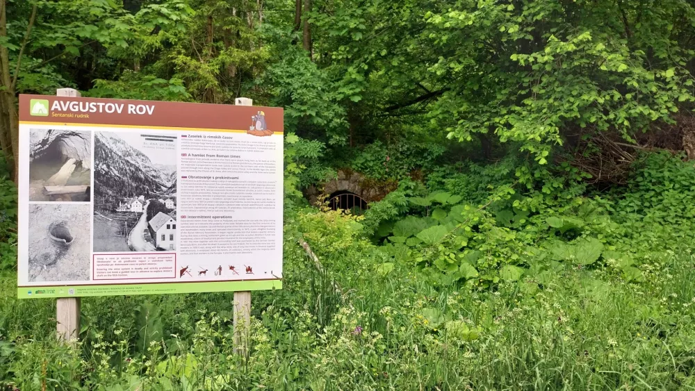 Šentanski rudnik, kjer so nekoč pridobivali živo srebro, se nahaja 9 kilometrov severno od Tržiča, pri zaselku Lajb.