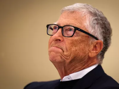 Bill Gates, who pledged on Thursday to give away almost his entire personal wealth in the next two decades and said the world's poorest would receive some 0 billion via his foundation, speaks with Reuters during an interview in New York City, U.S., May 8, 2025. REUTERS/Mike Segar / Foto: Mike Segar