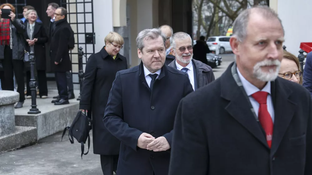 - 07.02.2024 - novinarska konferenca, na kateri bodo položili temeljni kamen za Kampus Vrazov trg Medicinske fakultete Univerze v Ljubljani, sodelovali bodo rektor Univerze v Ljubljani Gregor Majdič, minister za visoko šolstvo, znanost in inovacije Igor Papič, dekan Medicinske fakultete Univerze v Ljubljani Igor Švab in generalna direktorica Projektne skupine za okrevanje in odpornost na Evropski komisiji Celine Gauer //FOTO: Jaka Gasar