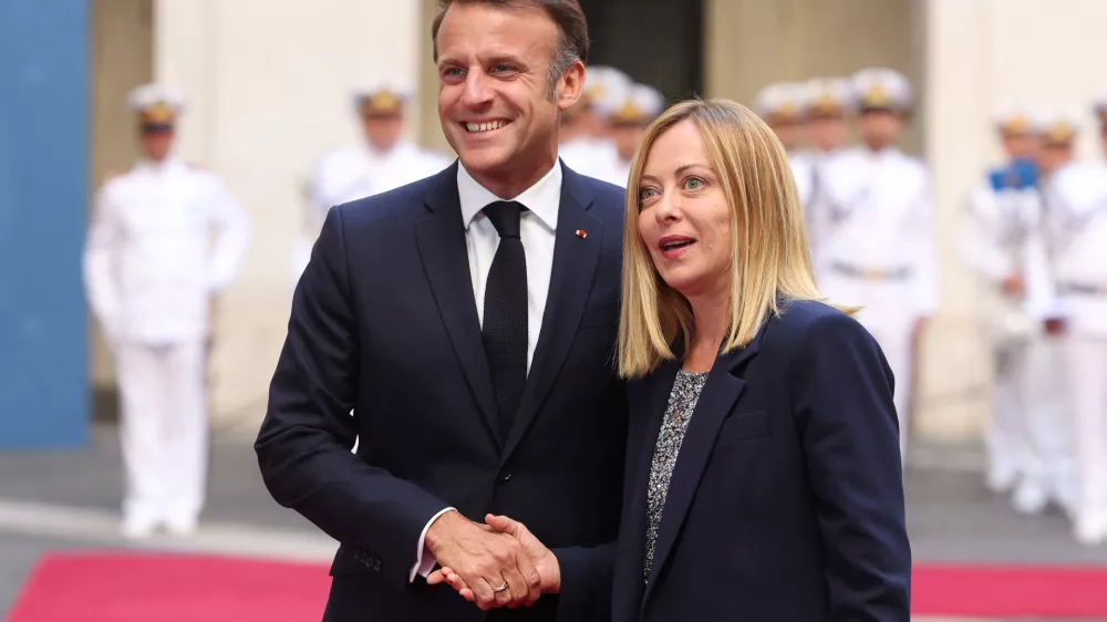 03 June 2025, Italy, Rome: Italy's Prime Minister Giorgia Meloni (R) receives France's President Emmanuel Macron at Palazzo Chigi in Rome. Photo: Marco Iacobucci/IPA via ZUMA Press/dpa