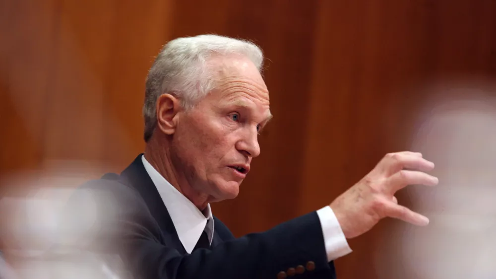 nekdanji predsednik uprave Gospodarstva Rast Mirko Krašovec, - Seja preiskovalne komisije DZ, ki se ukvarja z brezplačniki - člani komisije, ki se ukvarjajo z ozadjem izdajanja brezplačnikov Slovenski tednik in Ekspres so zaslišali nekdanjega predsednika uprave Gospodarstva Rast Mirka Krašovca///FOTO: Luka Cjuha