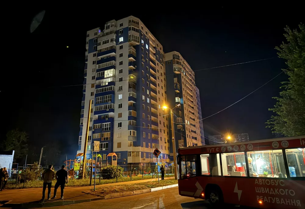 A view shows an apartment building hit by Russian drone strike, amid Russia's attack on Ukraine, in Kharkiv, Ukraine June 5, 2025. REUTERS/Vitalii Hnidyi