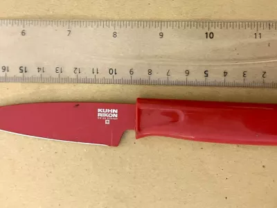 Kuhinjski nož, ki so ga uporabili za pohabljanje Gustavsona.