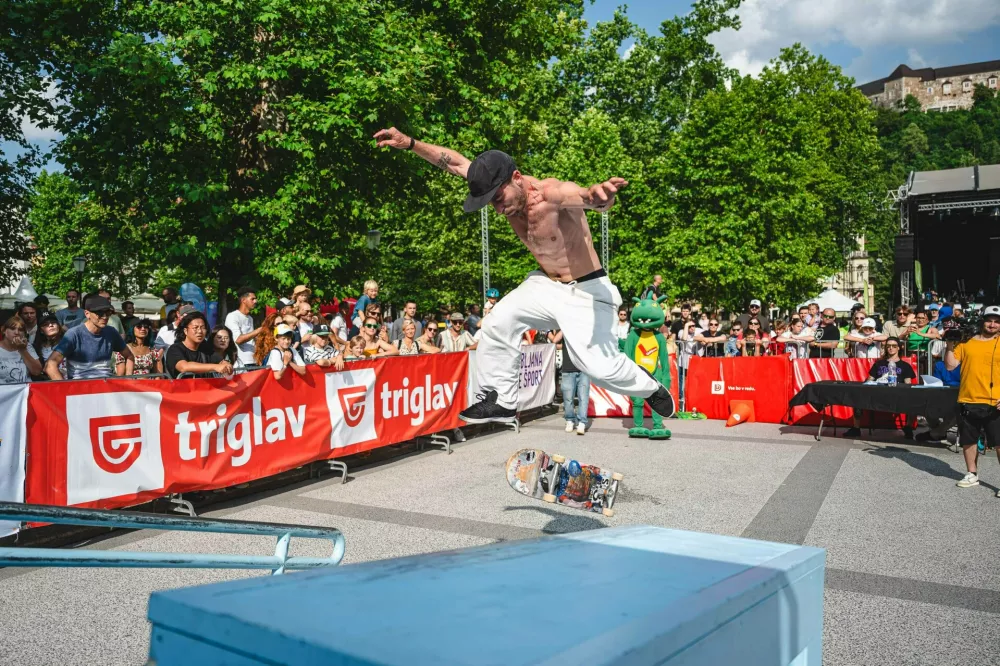  Urbani park ponuja veliko akcije za ljubitelje skejtov, BMX-ov in skirojev. Foto: Nik Bertoncelj