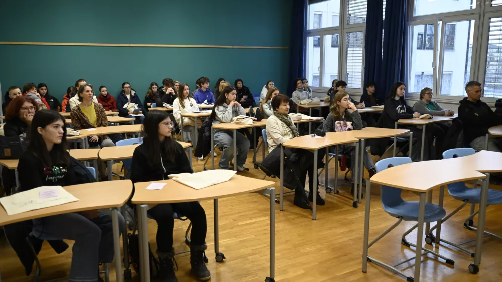 Gimnazija BežigradDijakiMladinaMladiŠolašolanjeučenjenapredek14.02.2025 Informativni dan na srednjih šolah in fakultetahFOTO: Nik Erik Neubauer