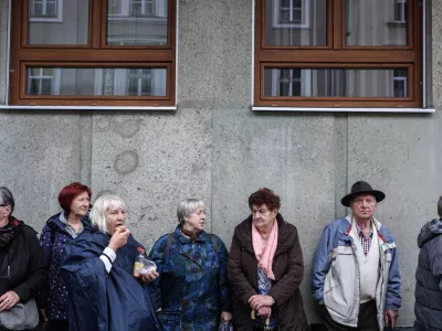 - 15.04.2025 - sojenje Janezu Janši v zadevi Trenta v Celju - spontani protest - upokojenci, pokojnine, starostniki//FOTO: Jaka Gasar