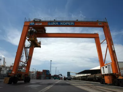 Luka Koper, pristaniški in logistični sistem, d.d., mednarodno tovorno koprsko pristanišče, //foto: Bojan Velikonja