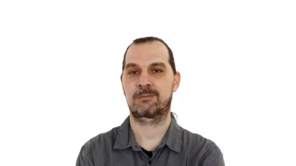 Gregor ButalaZA ONLINE - Redakcija Dnevnik 2024 - portreti za komentarje in kolumne - kolumnisti - komentatorji – novinarji - portret //FOTO: Luka Cjuha