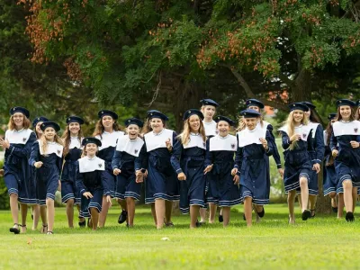 Odzvanjanje v prostorih s Plečnikovo sledjo