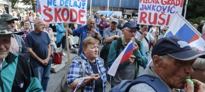 - 10.06.2025 - shod za zaščito stare Ljubljane, ki ga ob obravnavi postopka izdaje gradbenega dovoljenja za garažno hišo pod Ljubljansko tržnico pripravlja stranka Glas za otroke in družine; pred ministrstvom za naravne vire in prostor, Dunajska cesta 48//FOTO: Jaka Gasar