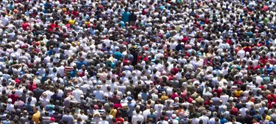 The people of Karaman are preparing to perform funeral prayers in Aktekke Square. / Foto: Feyzullah Tunc