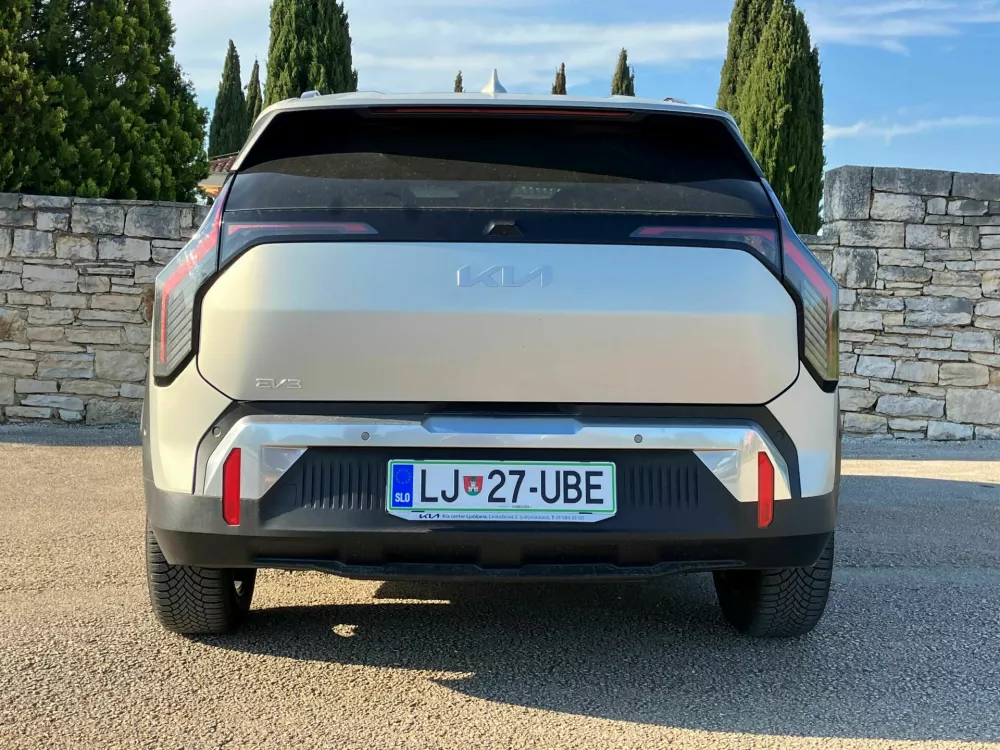 Kia EV3 EX sky: Ključ in vprašanje za milijon evrov