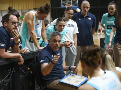 Selektor Georgios Dikaioulakos11.06.2025 - Košarka - Ženska košarkarska reprezentanca - pripravljalna tekma - slovenija črna goraFoto: Luka Cjuha