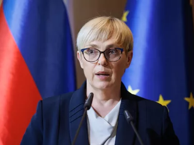 Brdo pri Kranju.Predsednicin forum z naslovom Bivanjska problematika mladih in starejsih - Kljuc do resitev, posvecen iskanju resitev za stanovanjske izzive, s katerimi se soocata tako mlajsa kot starejsa generacija.Izjava za javnost.Predsednica republike Natasa Pirc Musar.