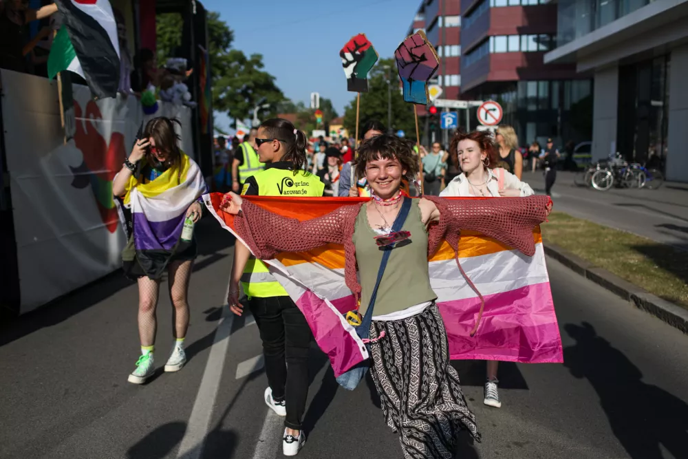 (FOTO) Parada ponosa v Ljubljani: parada kot politično dejanje in poziv k pravičnejši družbi