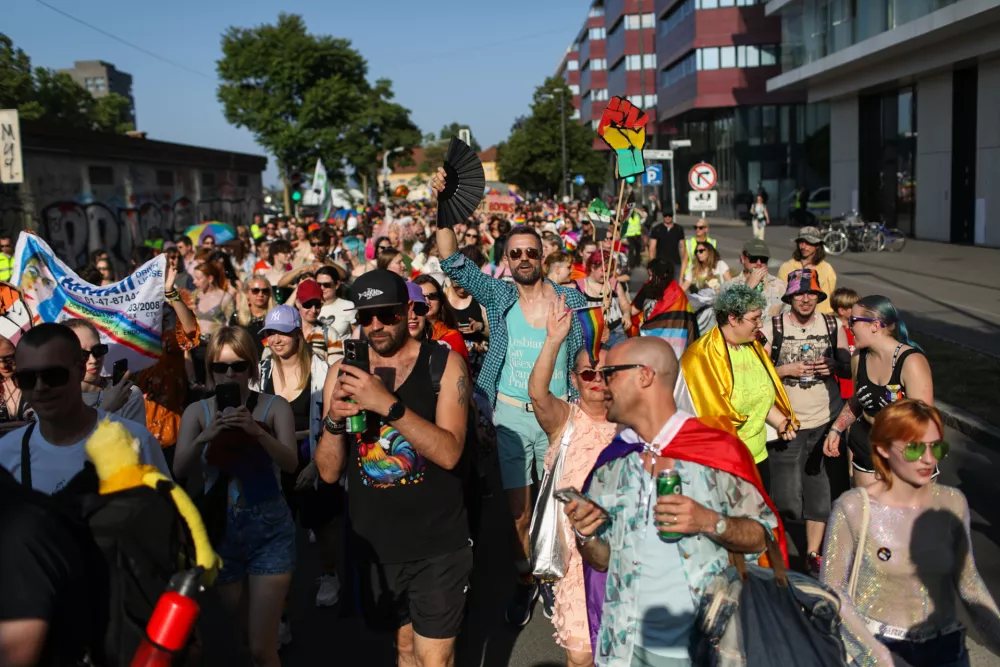 (FOTO) Parada ponosa v Ljubljani: parada kot politično dejanje in poziv k pravičnejši družbi