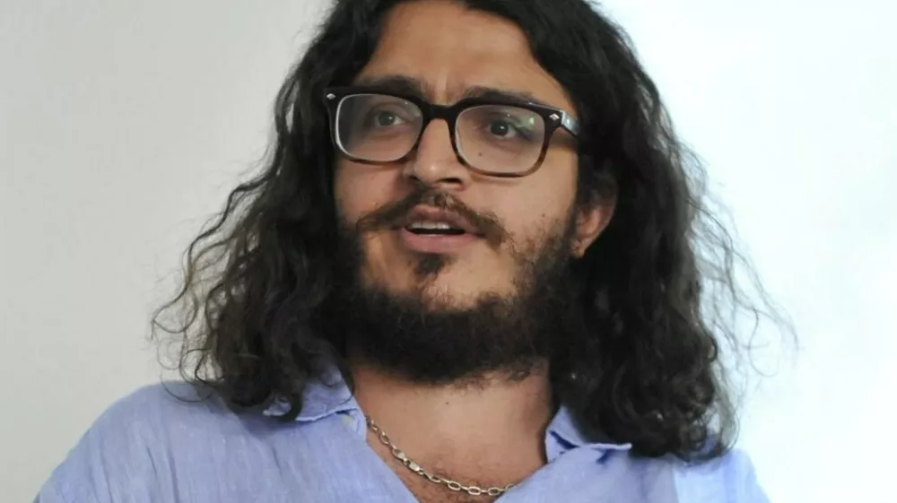 dr. Ara&scaron; Azizi, iranski zgodovinar, pisatelj in predavatelj na ameri&scaron;ki univerzi Clemson