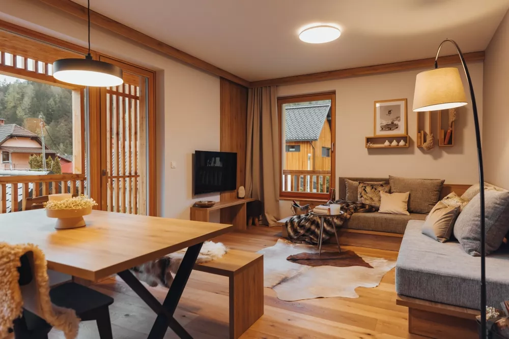 Apartmaji Goldhorn Chalet so dekorirani v stilu samega alpskega mesteca in ponujajo popolno sprostitev. F Goldhorn Chalet