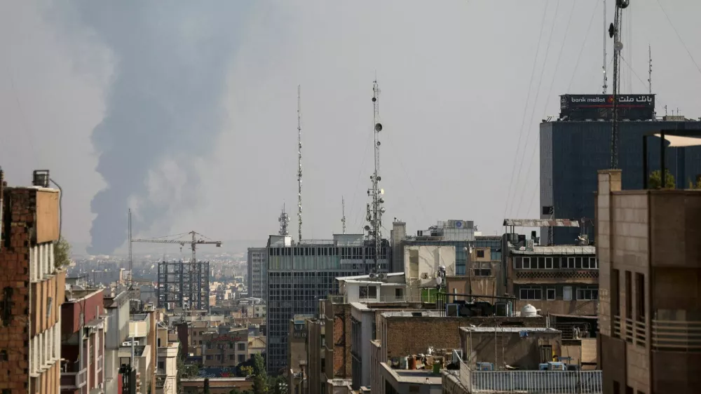 Smoke rises following an Israeli attack on Tehran Oil Refinery, in south of Tehran, Iran, June 15, 2025. Majid Asgaripour/WANA (West Asia News Agency) via REUTERS  ATTENTION EDITORS - THIS PICTURE WAS PROVIDED BY A THIRD PARTY