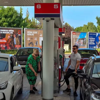 12.06.2025 - Petrol - Bencinska črpalka - točenje goriva - bencinFoto: Luka Cjuha