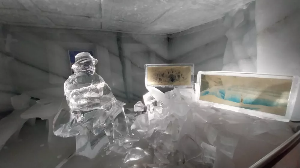 Vsaki dve leti v ledenem muzeju, ki je prostor našel v hribu ob razgledni ploščadi, zamenjajo temo razstave. 