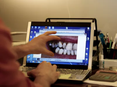 Ljubljančanka je popravljala zobe, čeprav ni zobozdravnica?