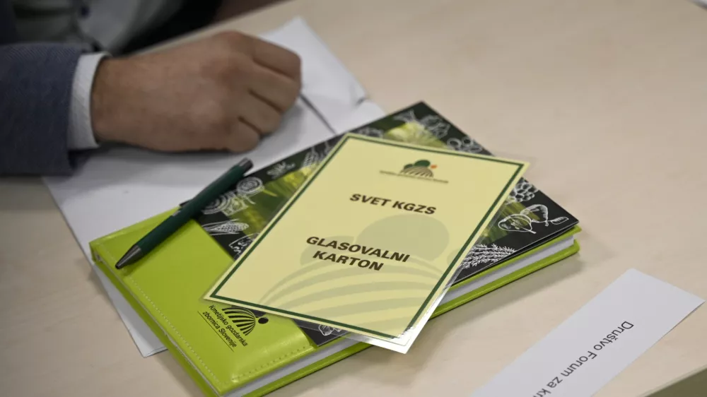 Rokohitrsko spreminjanje zakona o kmetijski zbornici