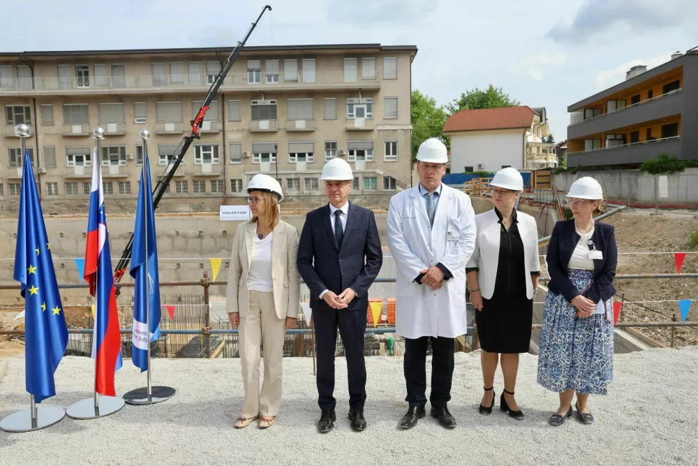 infekcijska klinika, temeljni kamen. Foto: Jaka Gasar