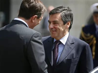 predsednik vlada Borut Pahor in francoski predsednik vlade Francois Fillon- Predsednik vlade Francoske republike na prvem uradnem obisku v Sloveniji - - srečanje predsednika vlade Boruta Pahorja s francoskim predsednikom vlade Francoisom Fillonom in uradni sprejem z voja&scaron;kimi častmi/FOTO: Matej Pov&scaron;eOPOMBA: ZA OBJAVO V ČASOPISU DNEVNIK