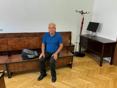 O 400 evrih, pištoli in drogah