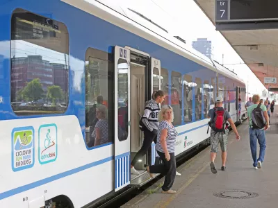 ﻿- potniški vlak italijanskega državnega prevoznika Trenitalia v Ljubljani - nova direktna potniška železniška povezava med Ljubljano in Trstom -- 13.09.2018 – Slovenske Železnice (SŽ) – Železniška postaja Ljubljana - //FOTO: Bojan Velikonja