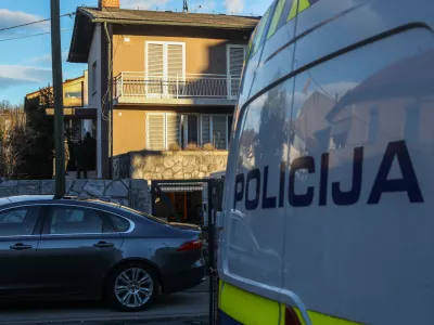 - 10.01.2023 - Hišne preiskave na naslovu Rožna dolina cesta IX 26. v Ljubljani - morebitna logistična točka kriminalne združbe, ki se ukvarja s čezmejno prodajao droge in orožja - akcija slovenske in avstrijske policije -  //FOTO: Bojan Velikonja.