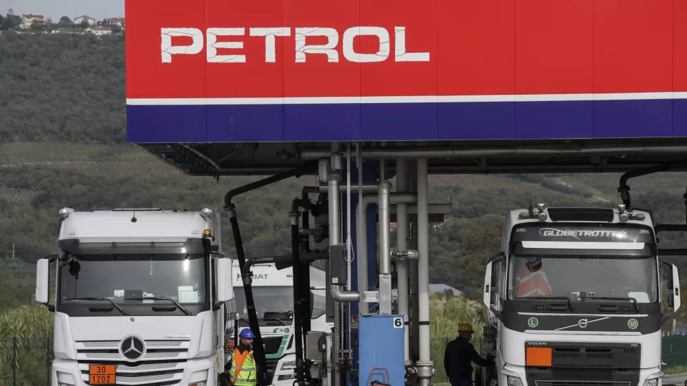 - 21.10.2022 - Petrolova logistika in inštalacija Sermin - skladiščenje - nafta, gorivo //FOTO: Jaka Gasar