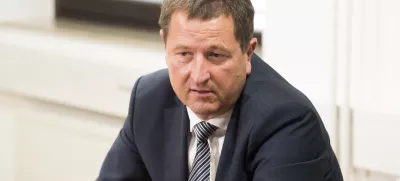 ﻿Rok Marolt, direktor Javne agencije za civilno letalstvo RS - 25.09.2019 – Javna agencija za civilno letalstvo Republike Slovenije - novinarska konferenca ustni obravnavi v zvezi z ohranitvijo operativne licence letalskega prevoznika Adria Airways. //FOTO: Nik Erik Neubauer