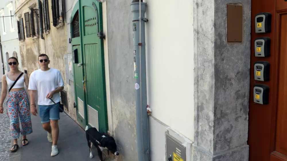 02.06.2025 -kratkotrajni najem stanovanja,oddaja, Airbnb, turistiFoto: Tomaž Skale