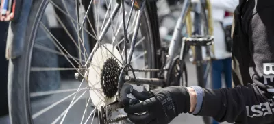 kolesarjikolesarstvo08.04.2025 Servis koles na Pogačarjevem trguFOTO: Nik Erik Neubauer