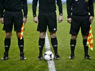 ﻿- ilustrativna fotografija - nogomet - nogometni sodnik - nogometna žoga//FOTO: Tomaž Skale