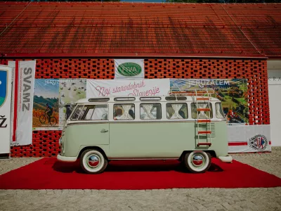 Nagrado publike, tako imenovani best of show, je dobil volkswagen T1 v različici Samba Bus' ki je k nam prišel iz Brazilije. / Foto: Anej Ferko