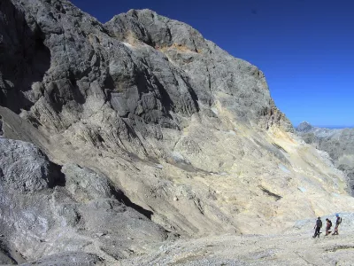 triglav in Triglavski ledenik / Foto: Kamera Triglavski Ledenik