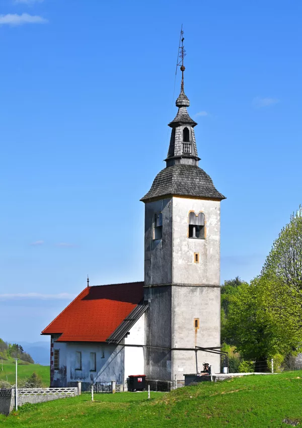 Slikovita cerkev na Korenu. / Foto: Franci Horvat